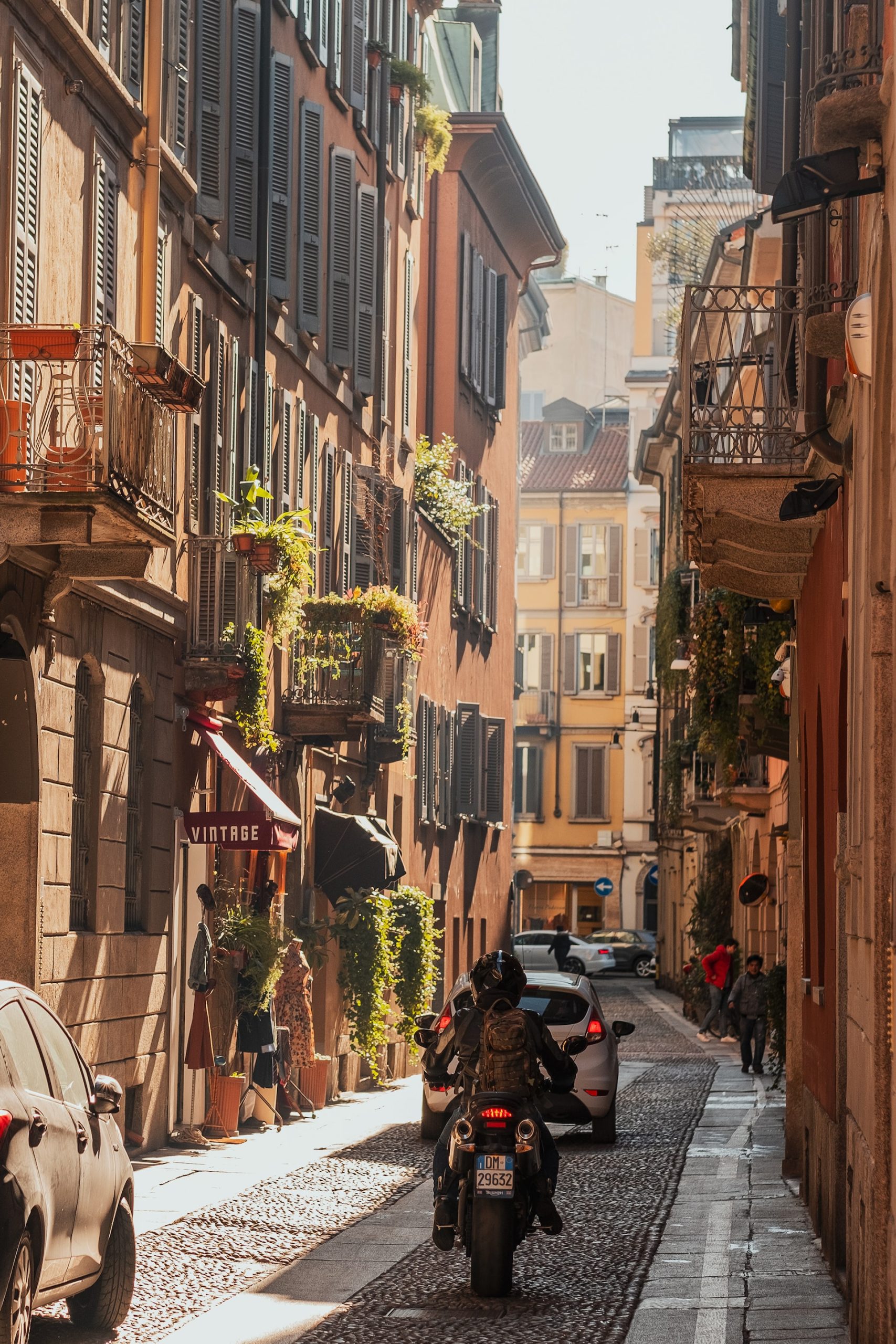 A motorbike in Milan, perfect for exploring the city’s chic neighborhoods and historic sites