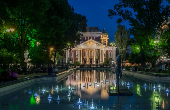 Step into Sofia's regal past with a tour of its magnificent palace – book your dream getaway now !